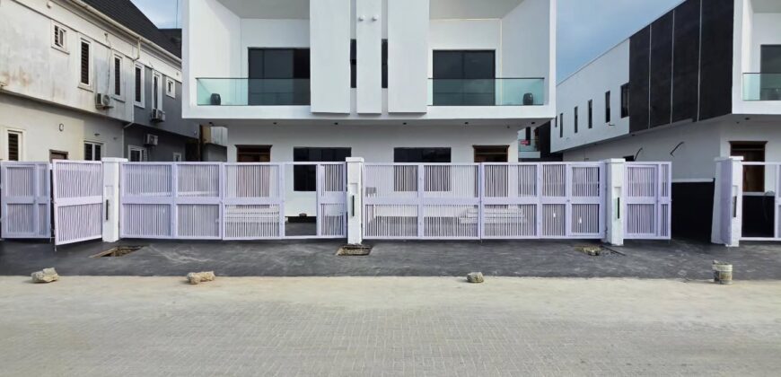 Spacious 4 Bedrooms Duplex