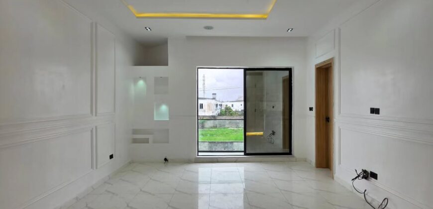 Spacious 4 Bedrooms Duplex