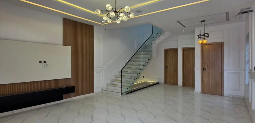 Spacious 4 Bedrooms Duplex