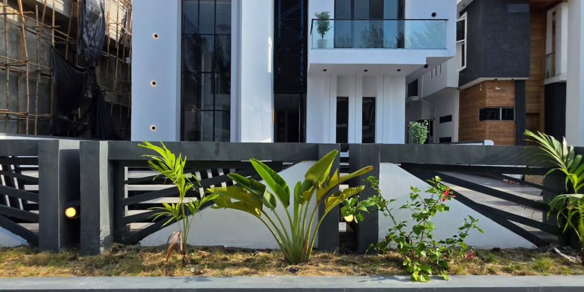 5 Bedroom Detached Duplex With Rooftop Cinema Swimming Pool & Bq