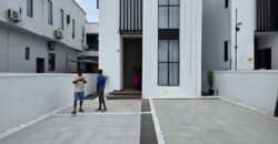Luxurious 5-Bedroom Executive Duplex in Lekki 2nd Tollgate
