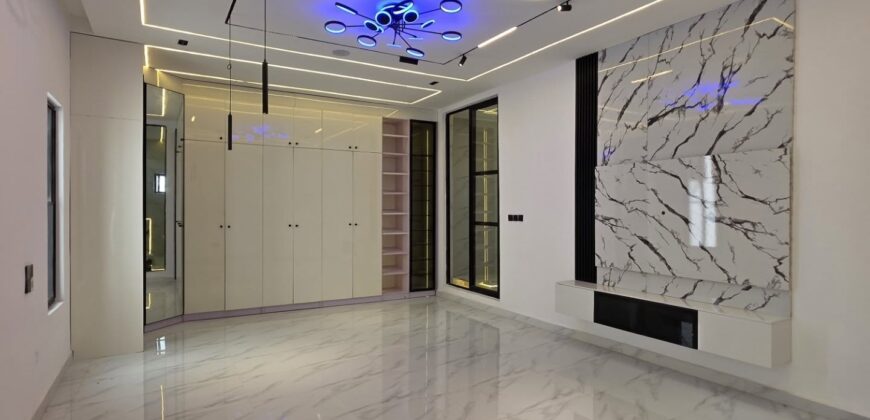 Luxury 5-Bedroom Fully Detached Duplex with BQ