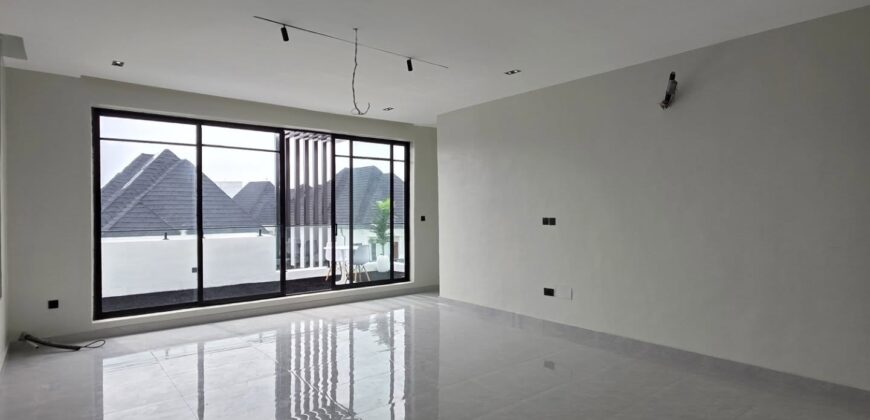 Luxurious 5-Bedroom Executive Duplex in Lekki 2nd Tollgate
