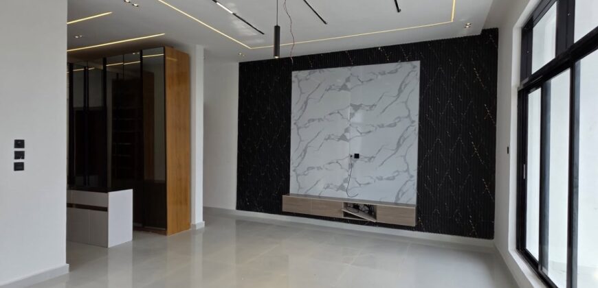 Modern 5 Bedroom Executive Duplex