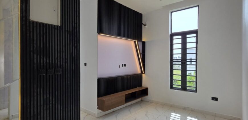 Stunning 5-Bedroom Fully-Detached Duplex