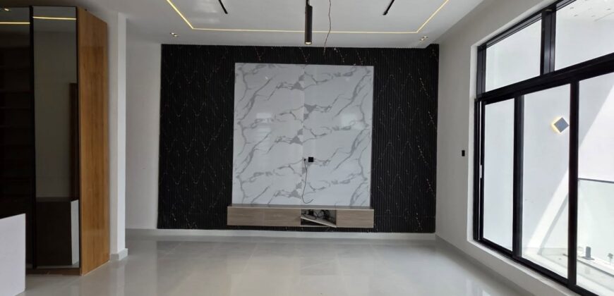 Modern 5 Bedroom Executive Duplex