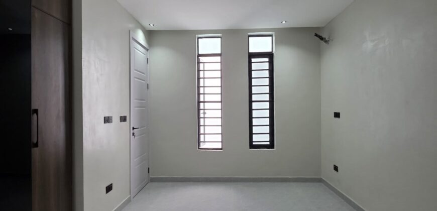 Luxurious 5-Bedroom Executive Duplex in Lekki 2nd Tollgate