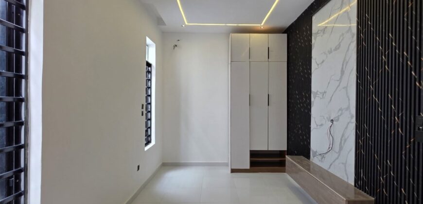 Modern 5 Bedroom Executive Duplex