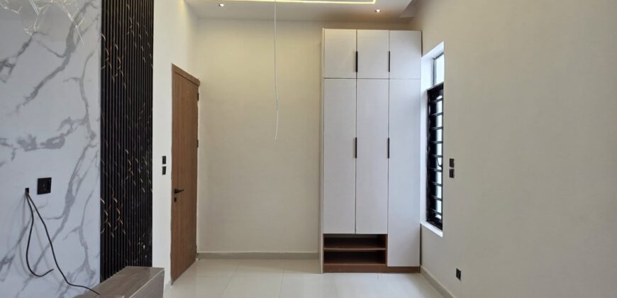 Modern 5 Bedroom Executive Duplex