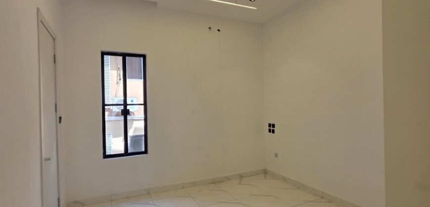 Luxury 5-Bedroom Fully Detached Duplex with BQ