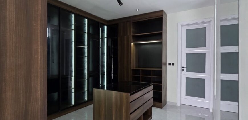 Luxurious 5-Bedroom Executive Duplex in Lekki 2nd Tollgate