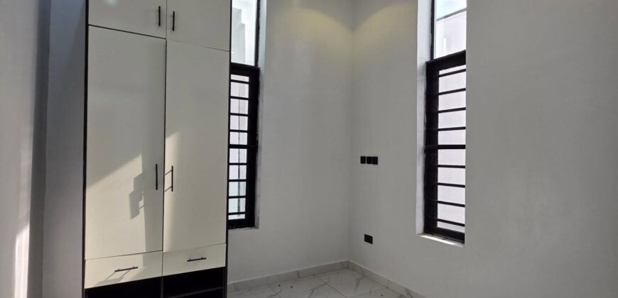 Stunning 5-Bedroom Fully-Detached Duplex