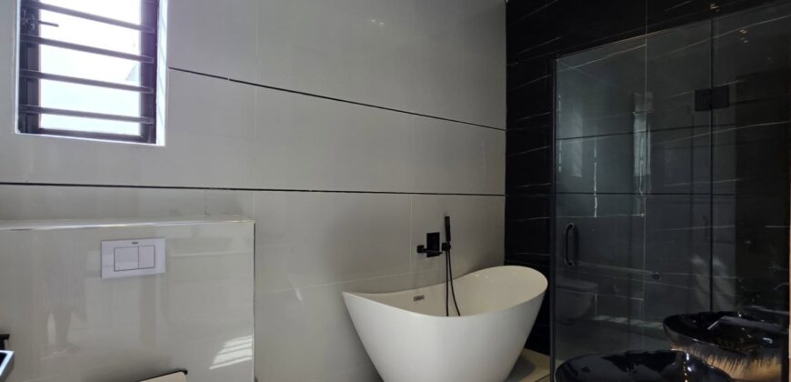 Modern 5 Bedroom Executive Duplex