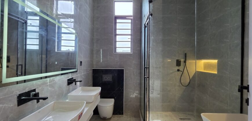 Stunning 5-Bedroom Fully-Detached Duplex