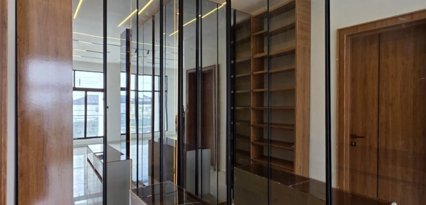 Modern 5 Bedroom Executive Duplex