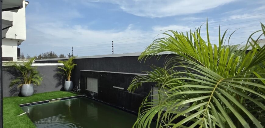 Stunning 5-Bedroom Fully-Detached Duplex