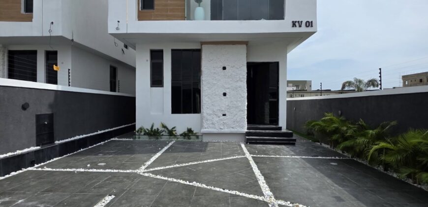 Stunning 5-Bedroom Fully-Detached Duplex