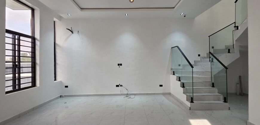 Stunning 5-Bedroom Fully-Detached Duplex