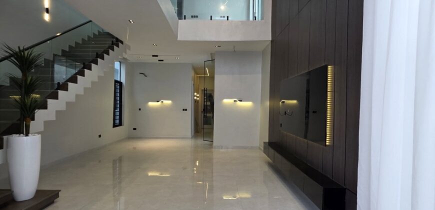 Luxurious 5-Bedroom Executive Duplex in Lekki 2nd Tollgate
