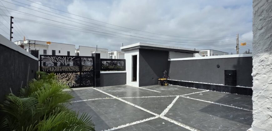 Stunning 5-Bedroom Fully-Detached Duplex