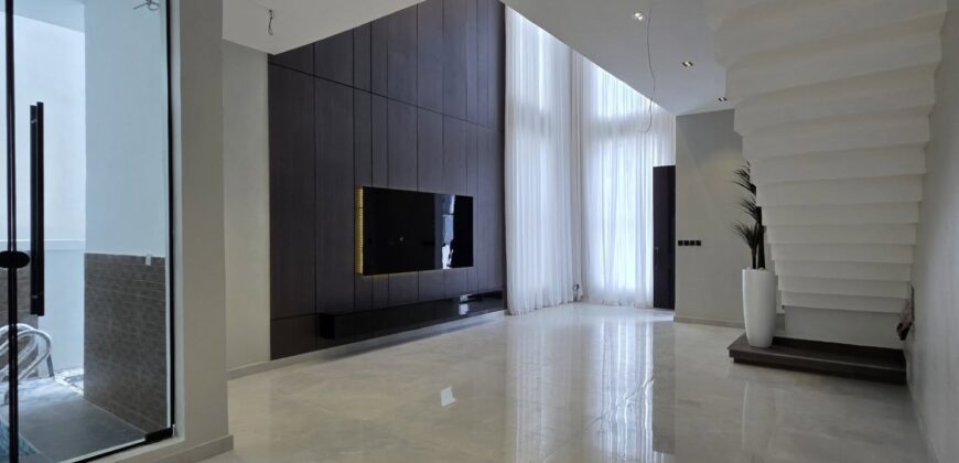 Luxurious 5-Bedroom Executive Duplex in Lekki 2nd Tollgate