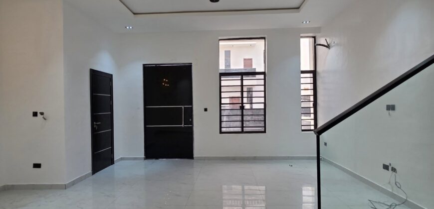 Stunning 5-Bedroom Fully-Detached Duplex