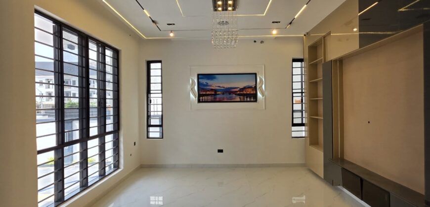 Luxury 5-Bedroom Fully Detached Duplex with BQ