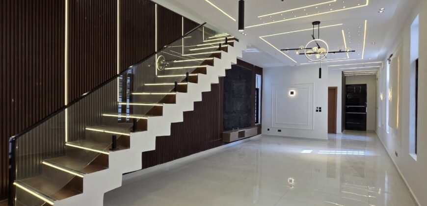 Modern 5 Bedroom Executive Duplex
