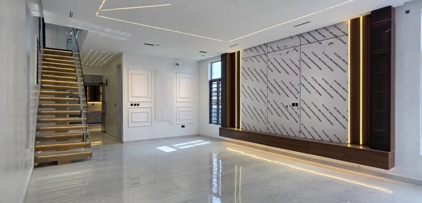 Stunning 5-Bedroom Fully-Detached Duplex