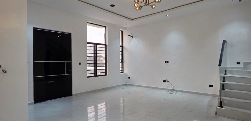 Stunning 5-Bedroom Fully-Detached Duplex