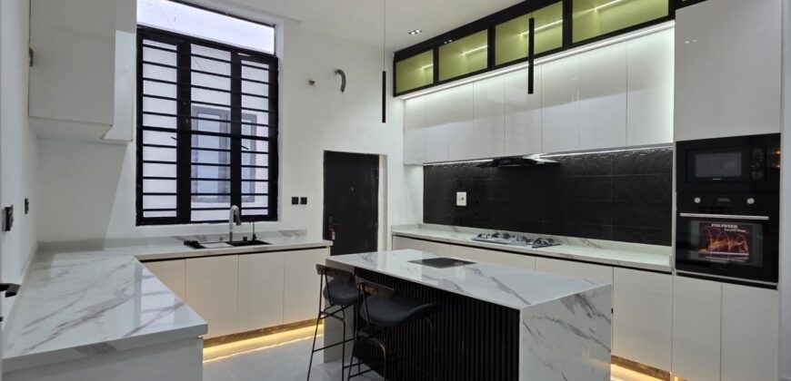 Luxurious 5-Bedroom Executive Duplex in Lekki 2nd Tollgate