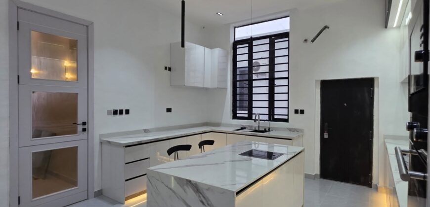 Luxurious 5-Bedroom Executive Duplex in Lekki 2nd Tollgate