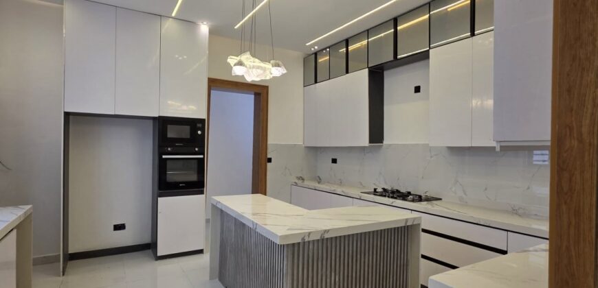 Modern 5 Bedroom Executive Duplex