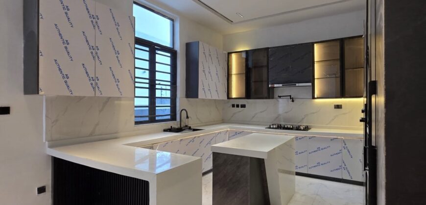 Stunning 5-Bedroom Fully-Detached Duplex