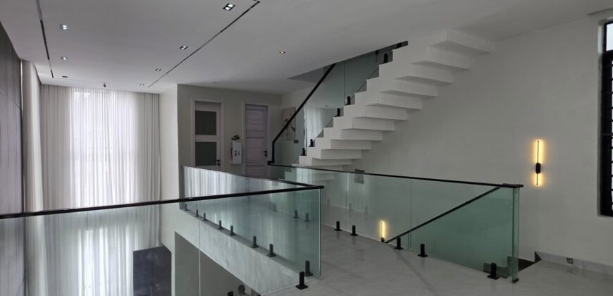 Luxurious 5-Bedroom Executive Duplex in Lekki 2nd Tollgate