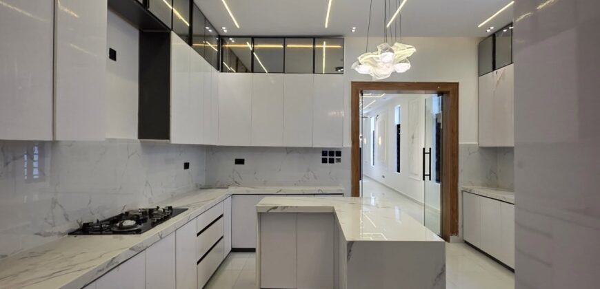 Modern 5 Bedroom Executive Duplex