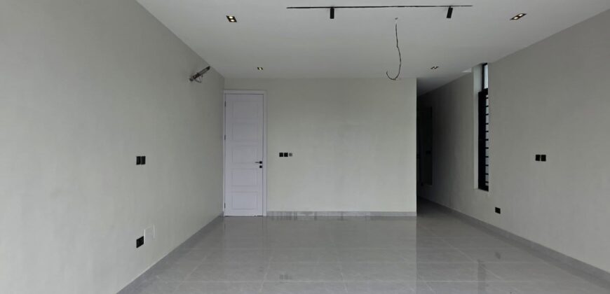 Luxurious 5-Bedroom Executive Duplex in Lekki 2nd Tollgate