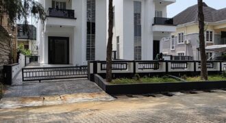 Luxury 5-Bedroom Fully Detached Duplex with BQ